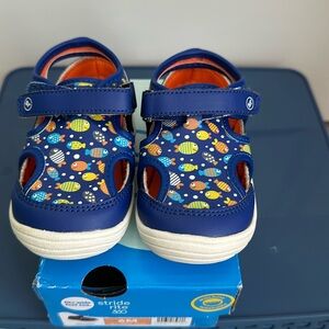 Stride Rite Wave Blue Sneaker Sandal size 6
